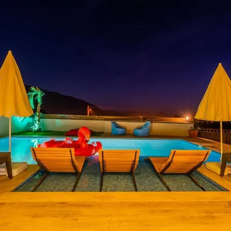 6 Kisilik Harika Dogada Ozel Havuzlu Villa, Mugla-awz215 * Fethiye