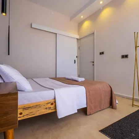 6 Kisilik Harika Dogada Ozel Havuzlu Villa, Mugla-awz215 Fethiye